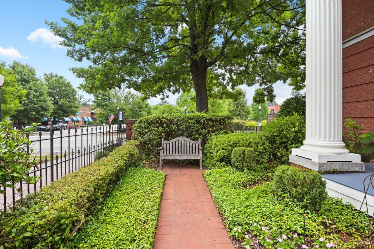 The James Madison Inn Exterior foto